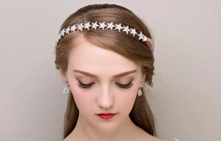 بهترین اکسسوری ها برای شینیون مو | راهنمای انتخاب و استفاده حرفهای ریسه مو و توری مو